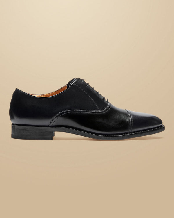 Black leather Oxford shoe